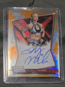 Topps Chrome WWE Ivy Nile Autograph Card 13/25