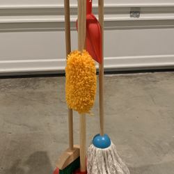 Melissa N Doug Sweep mop Dust Set!