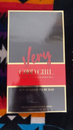 Jerry Carolina Herrera red
