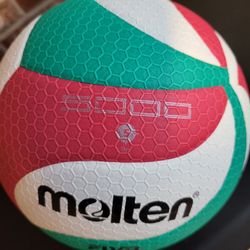 Molten Standard Volleyball Size 5 Competition Training Students Volleyball. About this item
100% Faux Leather
Imported
Brand Name: Molten 
Model: V5M5