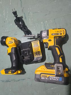 DeWalt 20V max XR Impact Driver Bundle
