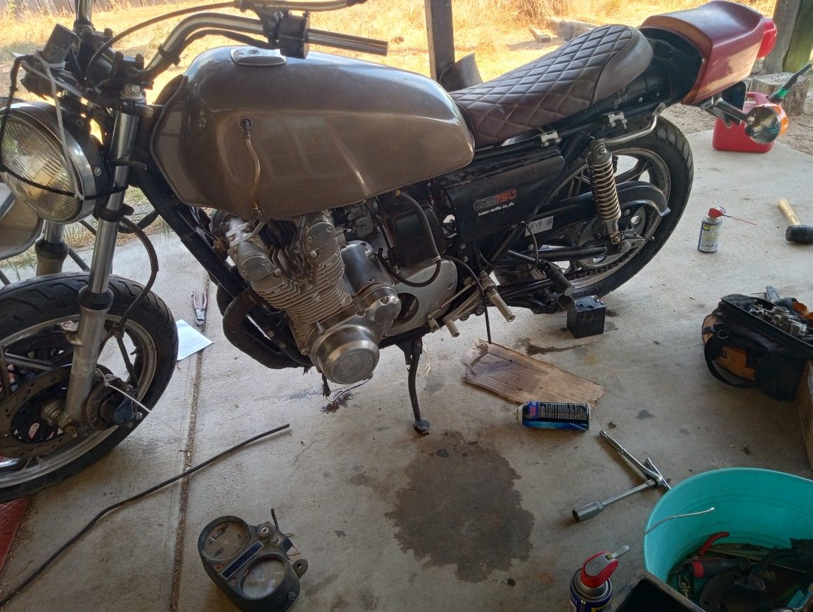Suzuki Gs 750