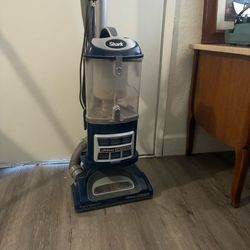 Shark Navigator Deluxe