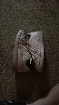 Nike court borough low, size 5
