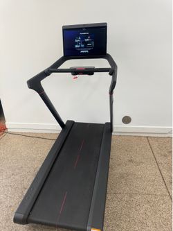 Peloton Treadmill - ONLY 26-50 Total Hours - Like New - 12MPH / 12.5% Incline