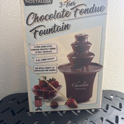 Nostalgia 3-Tier Chocolate Fondue Fountain Electric Dessert Fountain New in Box