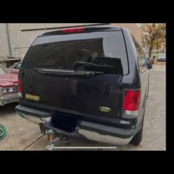 PART-OUT SALE — 2000 Ford Excursion V10 — Interior & Exterior Parts Available  Parts are from a 2000 Ford Excursion XLT. All items fit 2000–2005 Excur