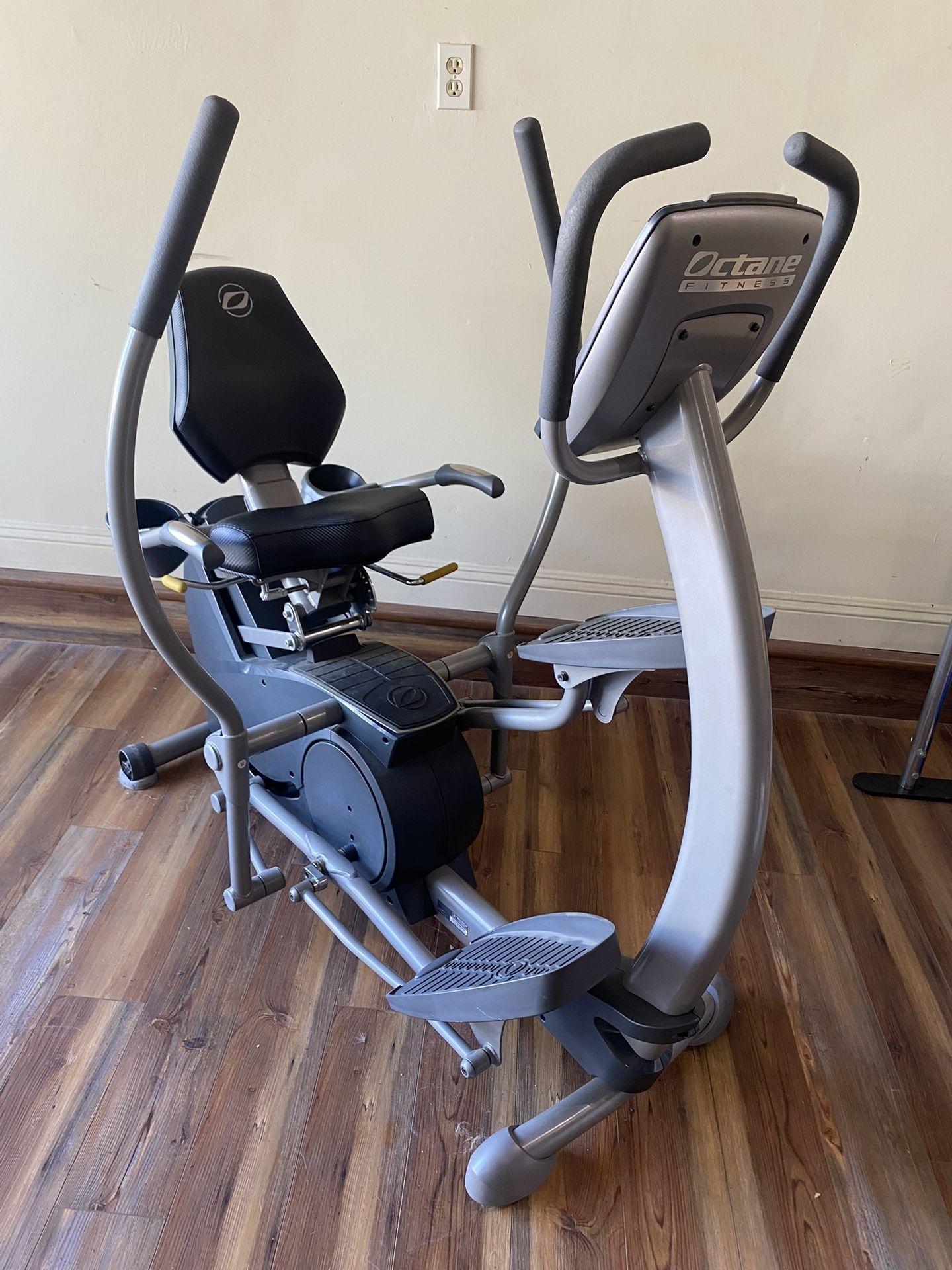Octane Fitness Recumbent Elliptical