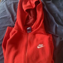 Nike Big Kids red Club Fleece Zip Up Size XL. Accepting Offers 