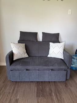 Convertible Sofa Bed / Sleeper Sofa – Like New