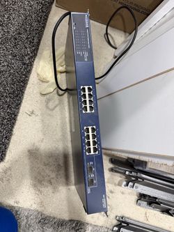 Netgear GS716T network switch