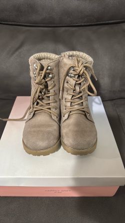 Girl boots