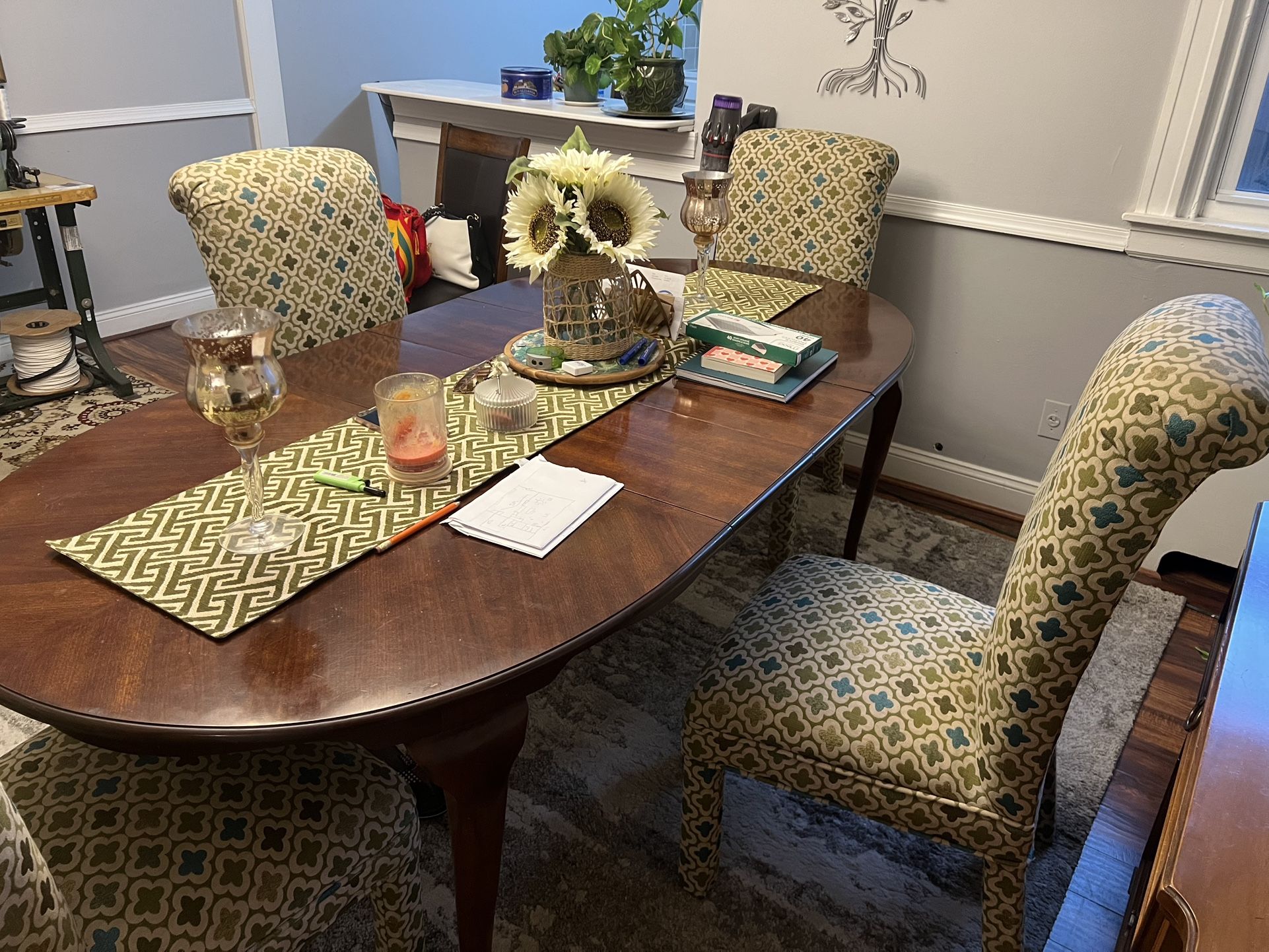 Dining Room Table Used With 4 Chairs. Table Car Extend And Sit 6