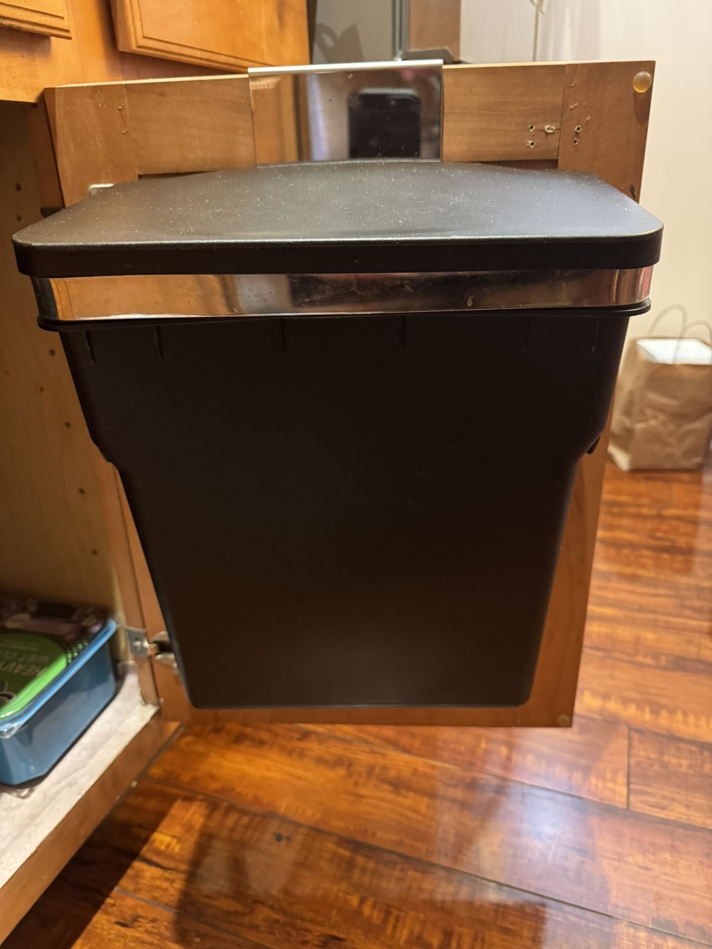 Kitchen Trash Can Hanging on the door