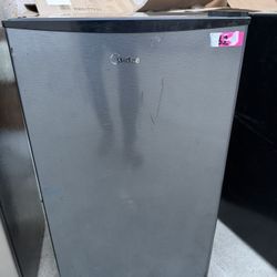 Media Mini Refrigerator 