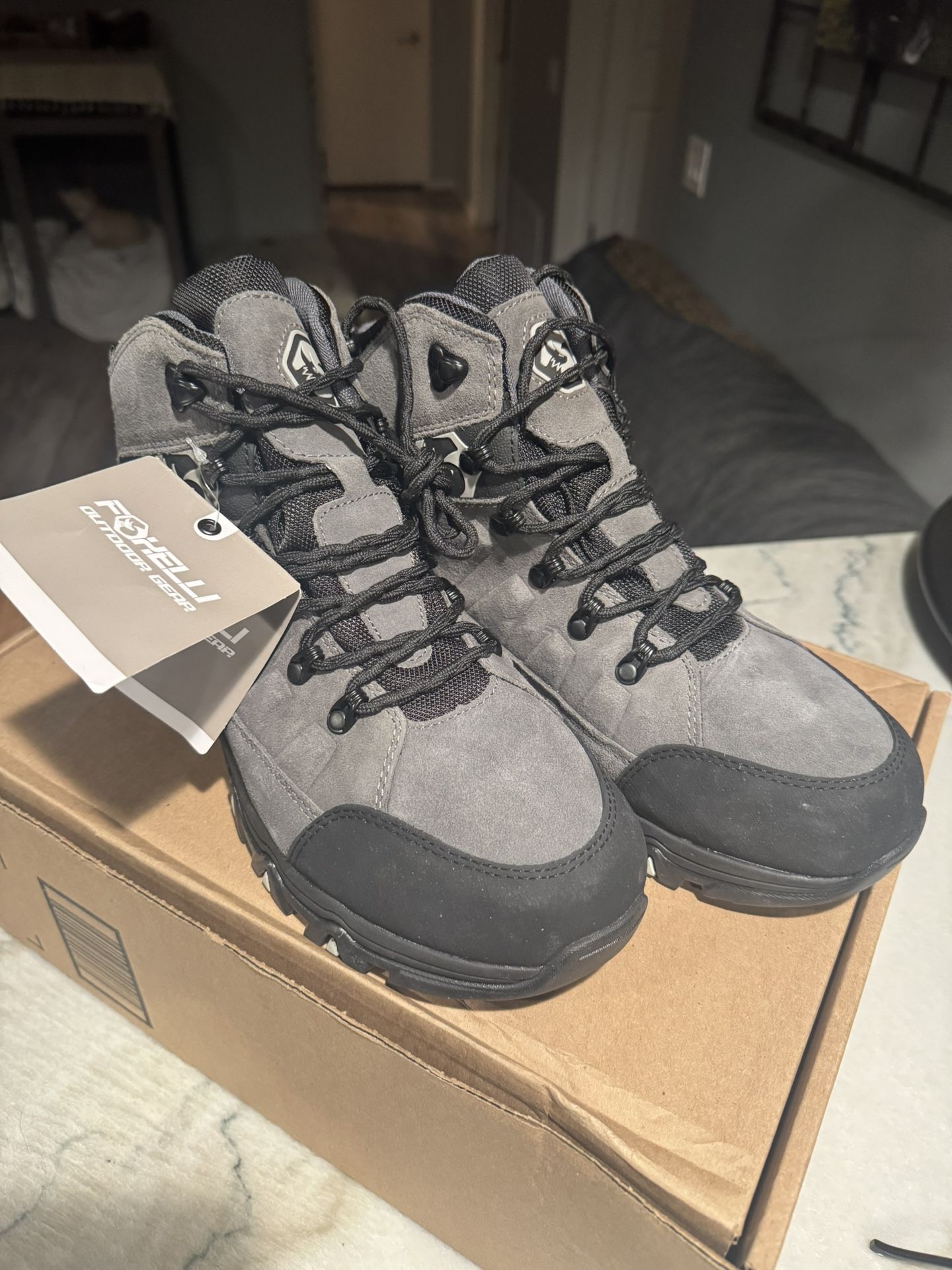 Foxelli Hiking Boot. (10.5)