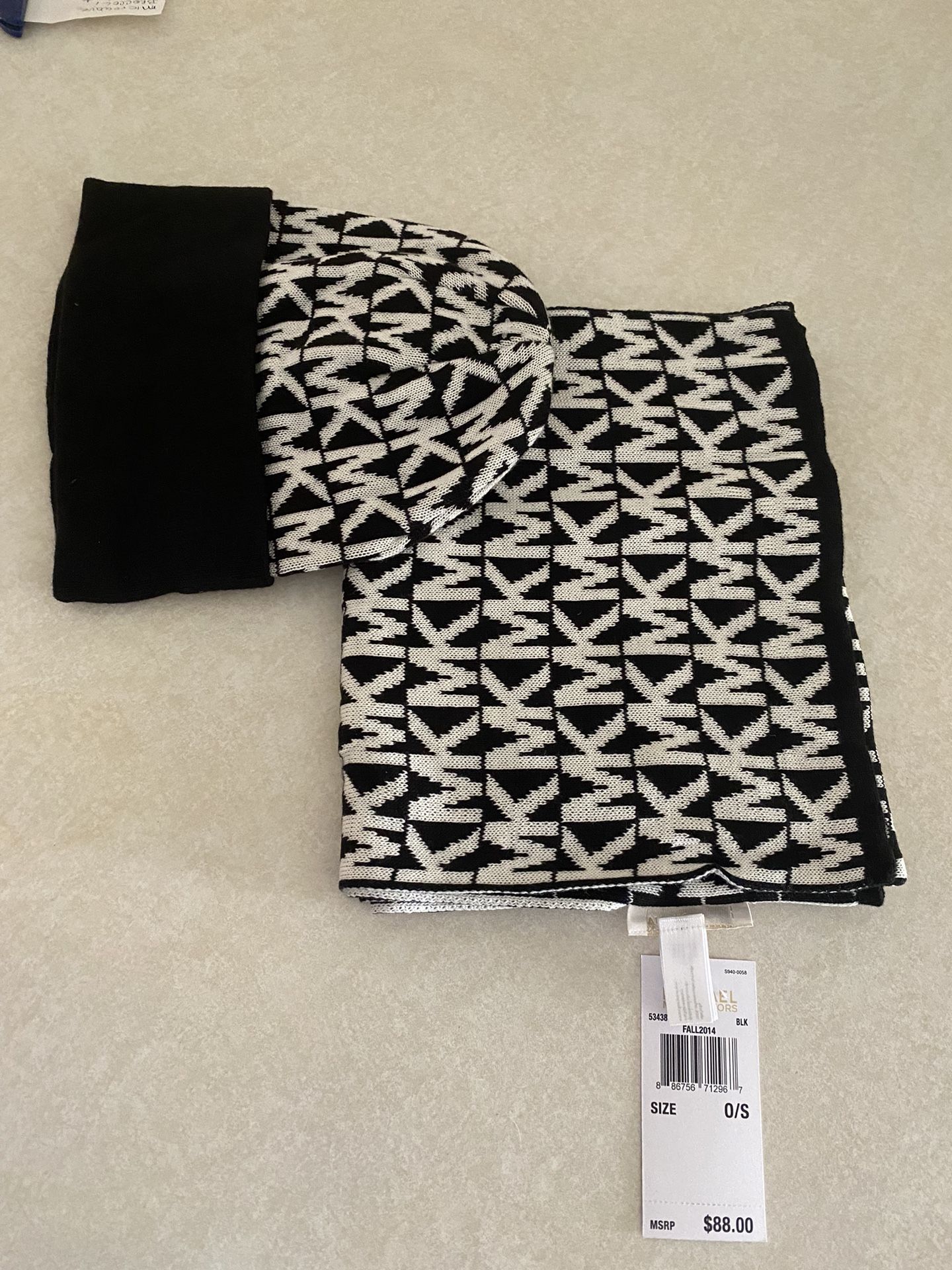 MICHAEL KORS HAT AND SCARF SET Jewelry Accessories Jewelry