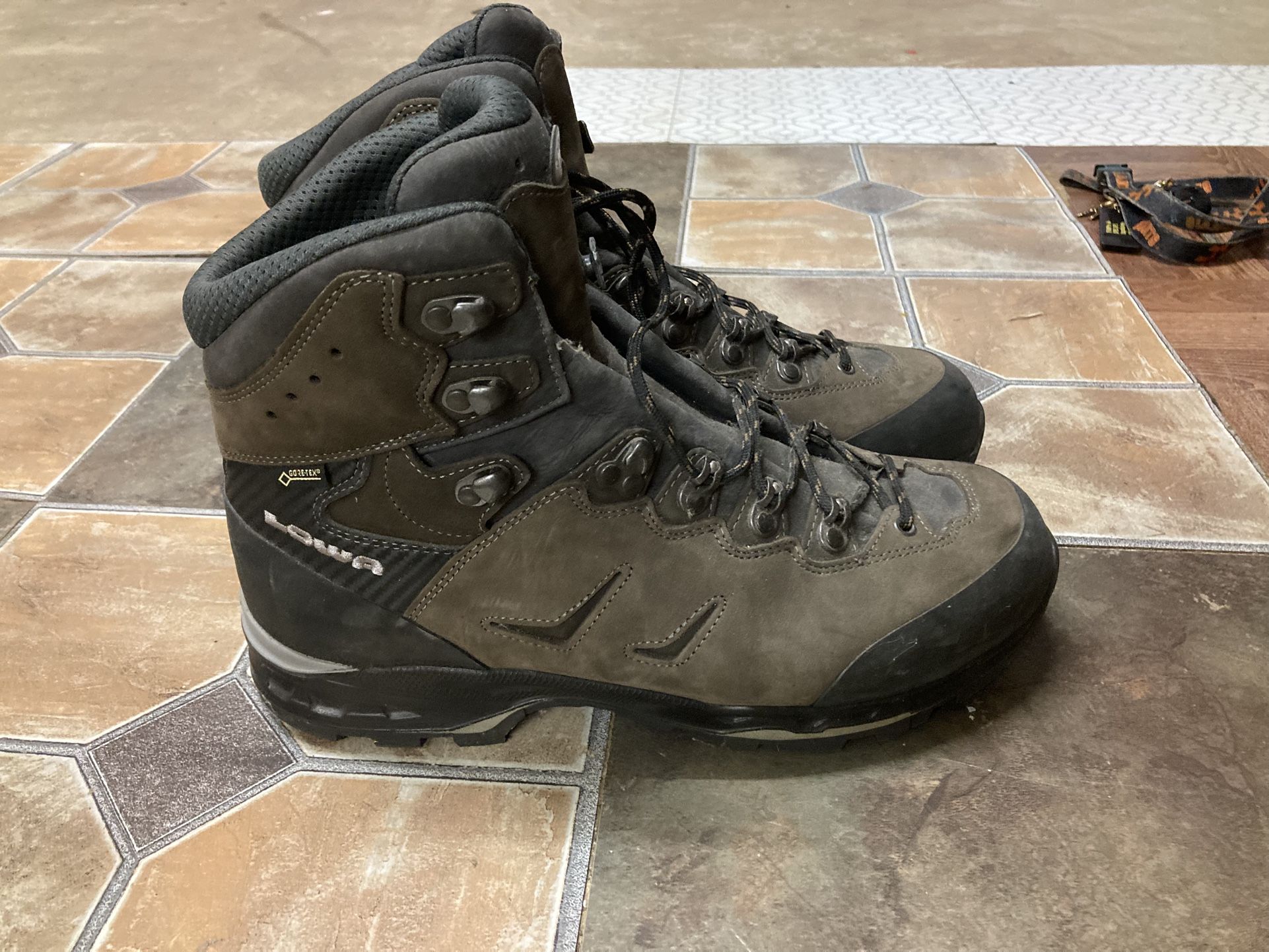 Lowa, Camino GTX WXL