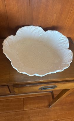 Bordallo Pinheiro White Cabbage Leaf 11” Serving Bowl Majolica Portugal