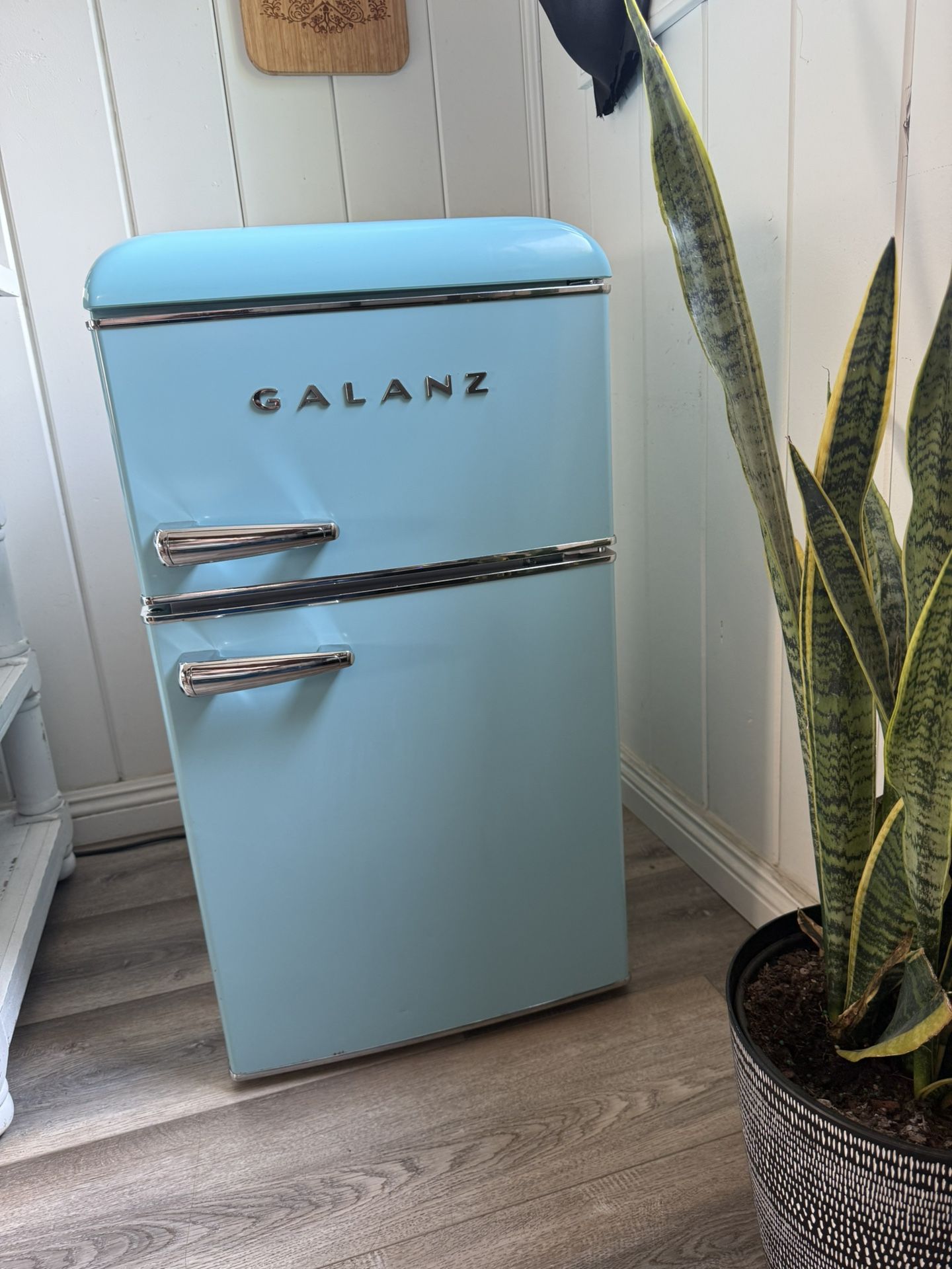 Galanz Retro Mini Fridge