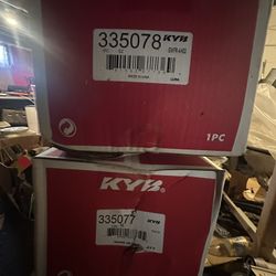 15-17 Toyota Camry Struts 