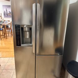 Lg door in door refrigerator..NOT WORKING 