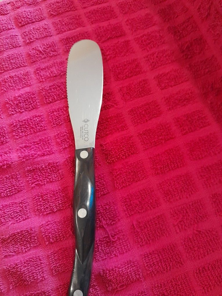 Cutco Serrated Knife/spreader