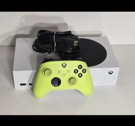 MICROSOFT XBOX SERIES S - CONSOLE - with 2 controllers