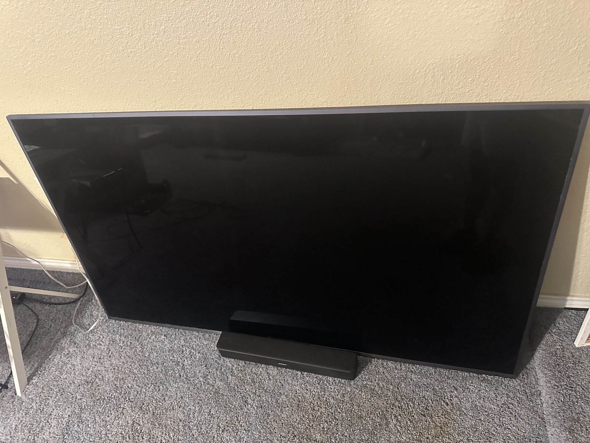 65” Samsung Tv With Small Bose Speaker