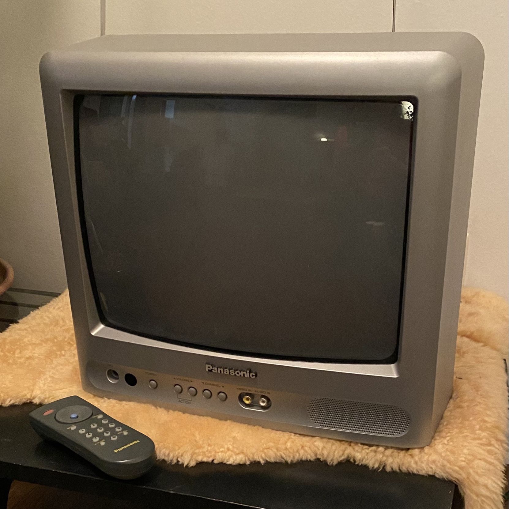 PANASONIC TELEVISION SET 2003 COLOR 13