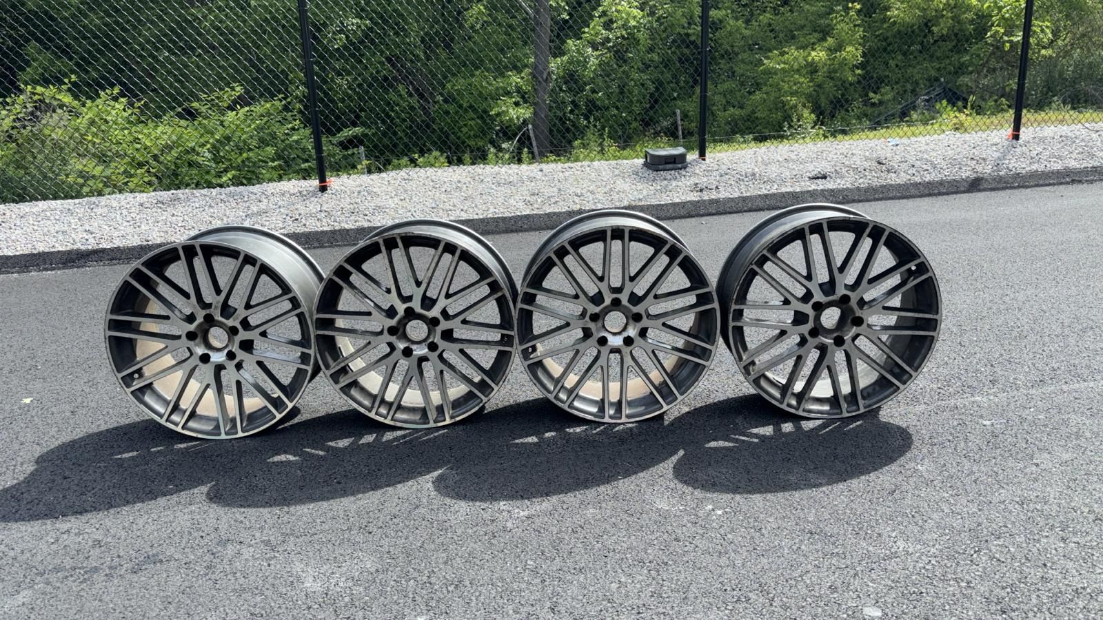 Staggered 5x120 20in Rims