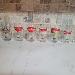 Budweiser Retro Pint Glass Collection (8 Glasses) 