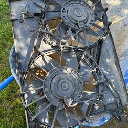 2005 to 2009 dodge magnum or Chrysler 300 electric fans radiator cooling fans 5.7L Hemi OEM