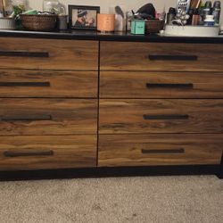 Bedroom Furniture Set