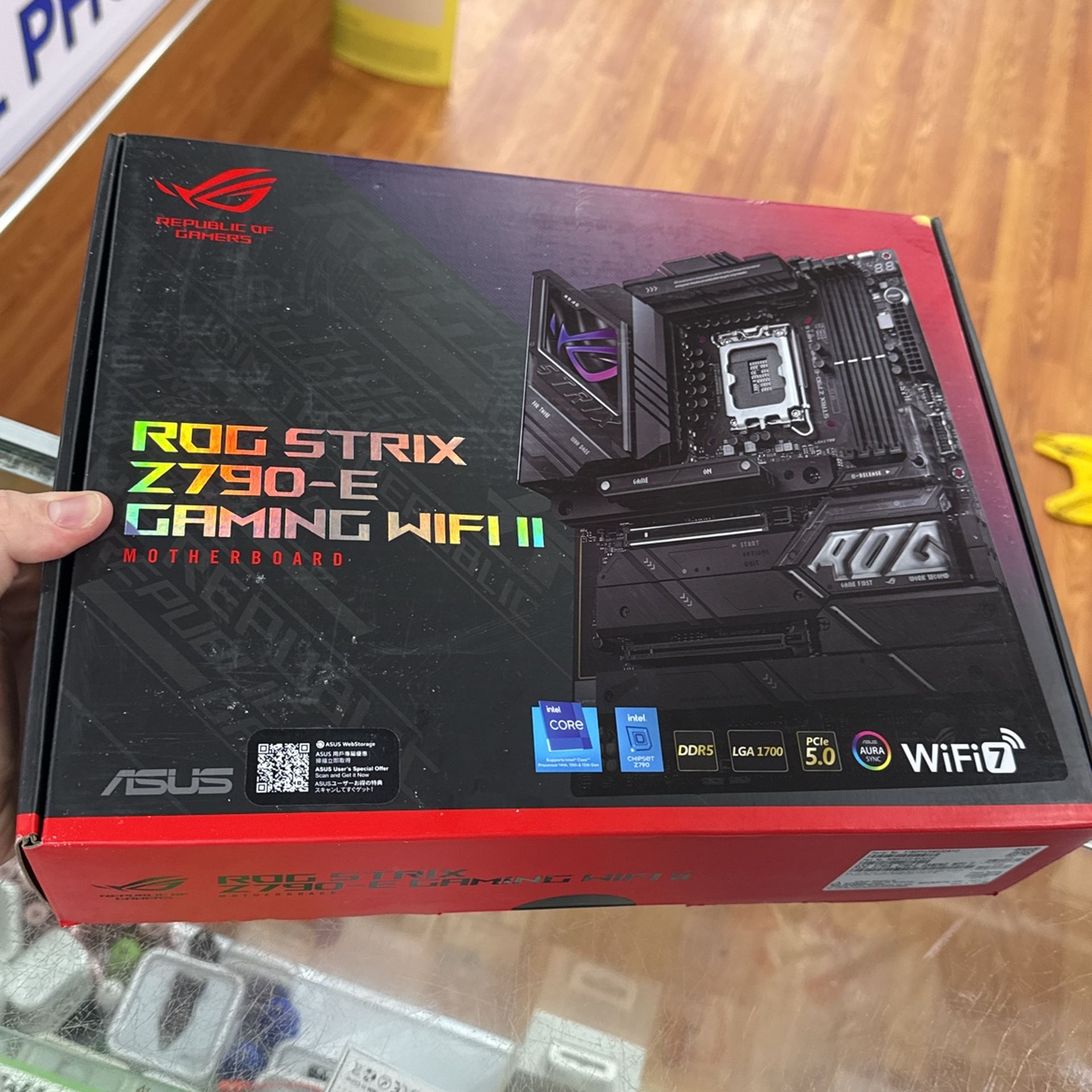 ASUS ROG Strix Z790-E Gaming WiFi II LGA 1700(Intel 14th & 13th & 12th Gen)ATX gaming motherboard(DDR5,PCIe 5.0,2.5 Gb LAN,5XM.2 slots,PCIe 5.0 x16,Wi