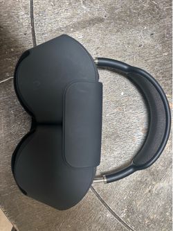 Space grey AirPods Max type - c