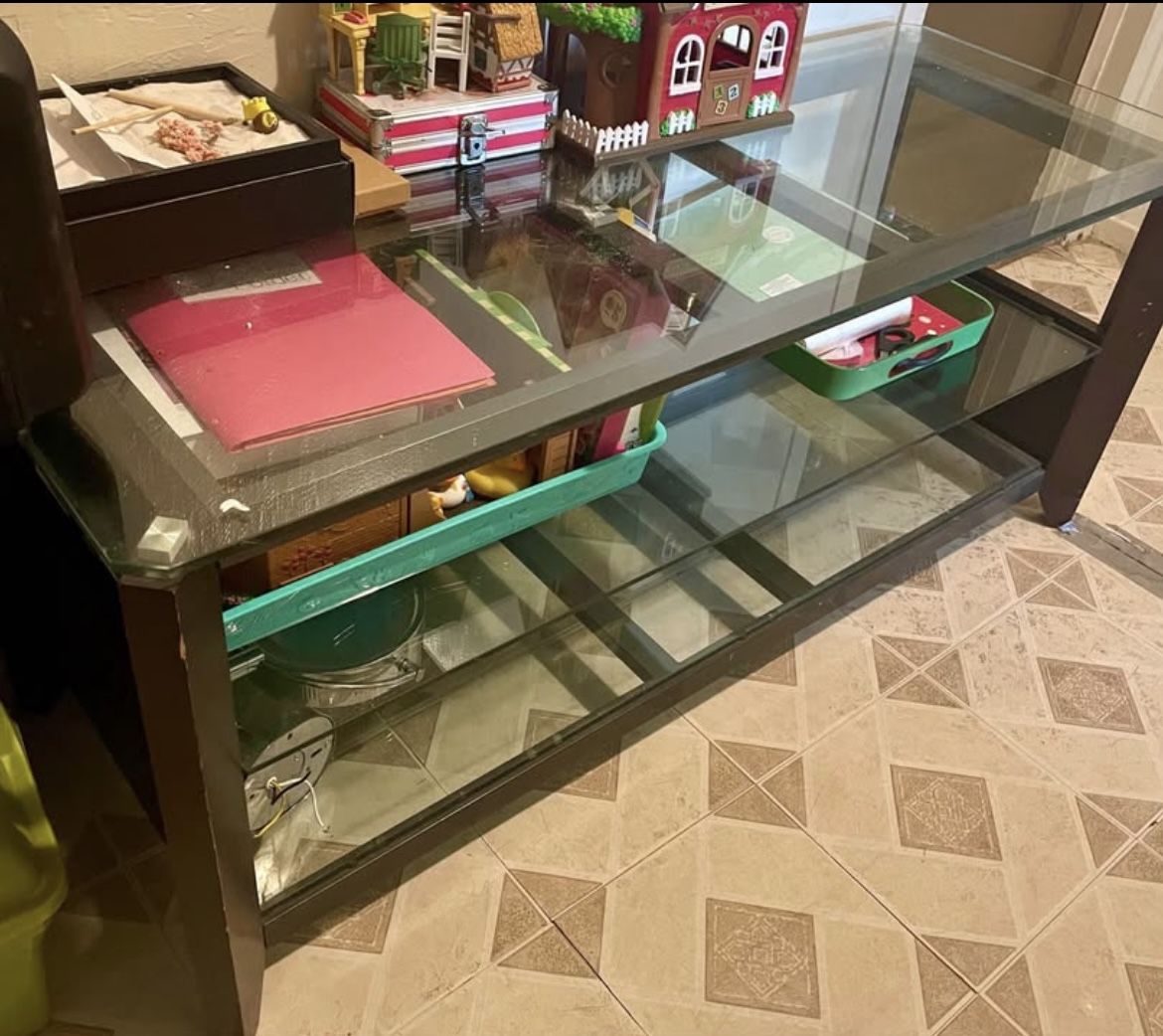 Mesa Para TV O Mesa De Entrada $15