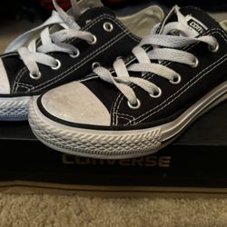 Black and White Low Converse 