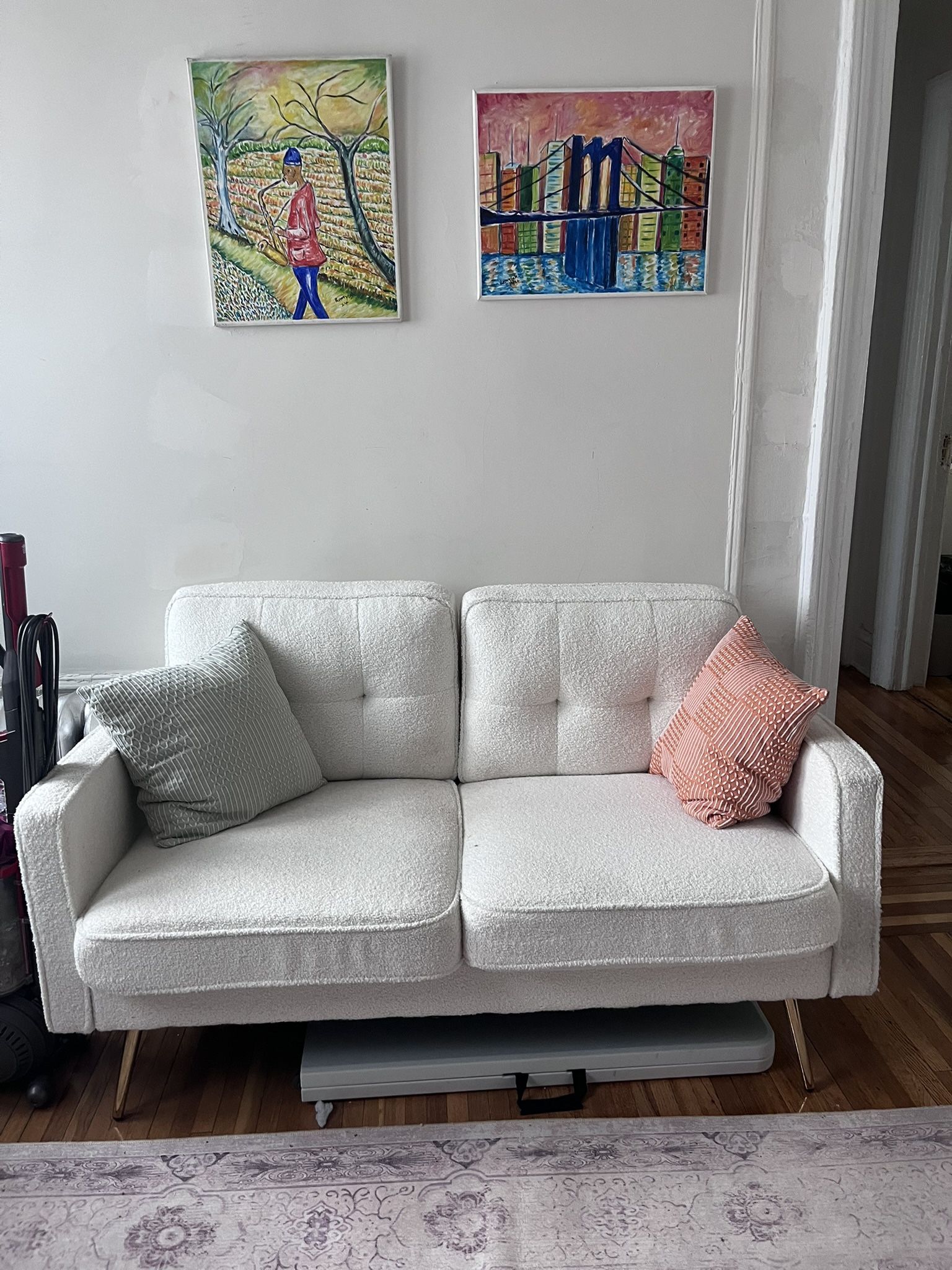White Sofa 