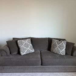 Gray 4-Seat Couch – Pickup Only – $150