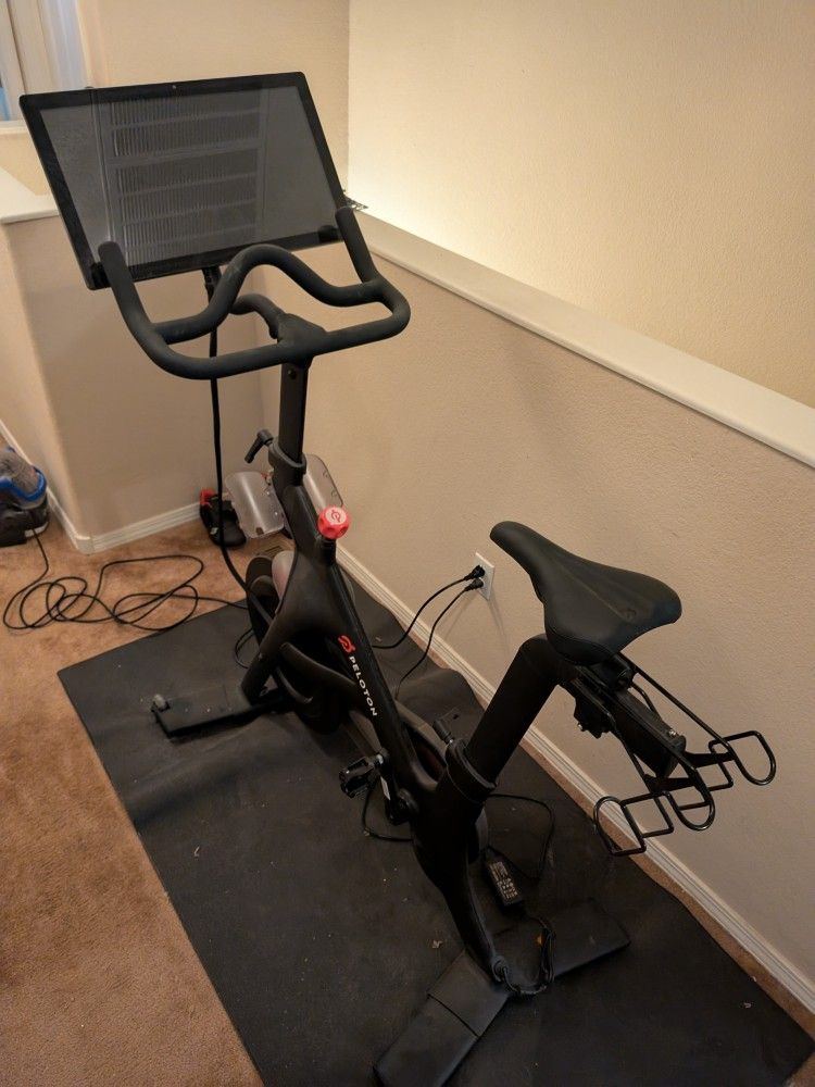 Peloton $500 Must Pick Up