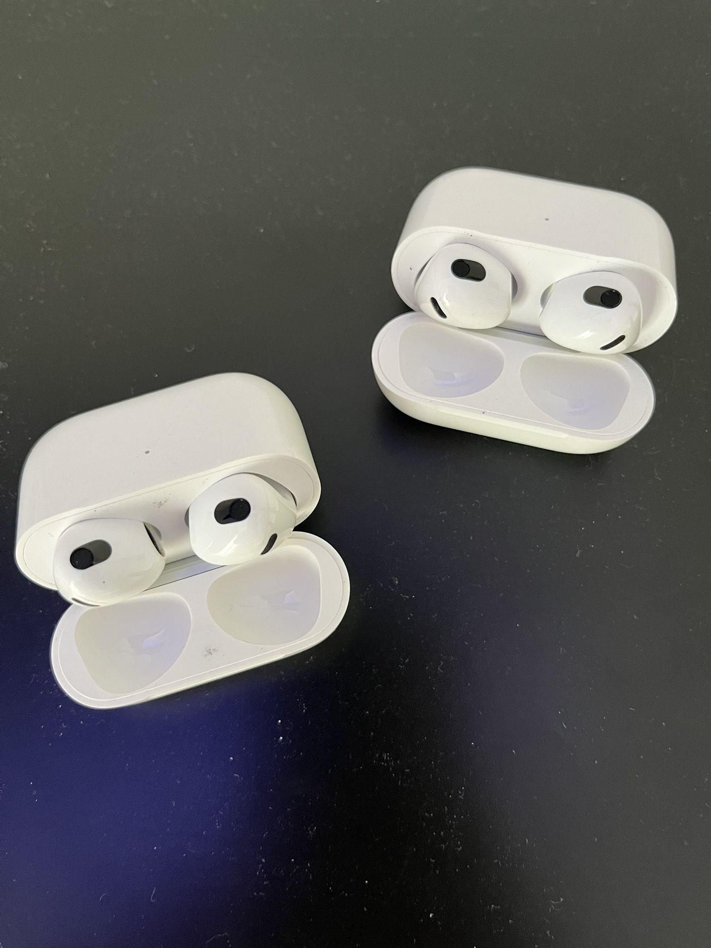 apple earpods in excellent condition $100