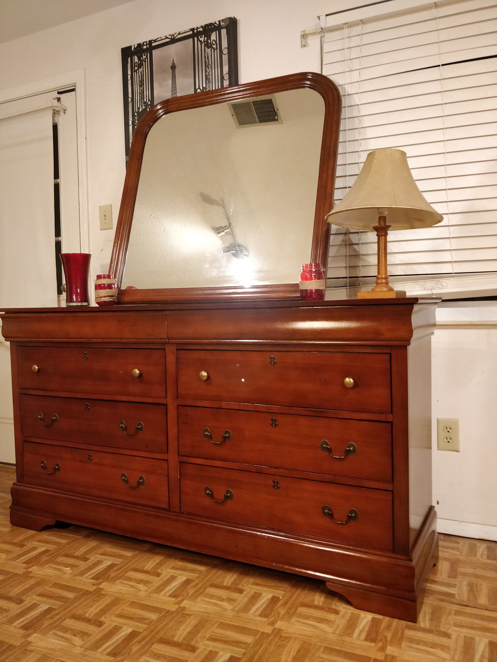 Wooden big dresser with 8 drawers and big mirror. L66"*W18"*H36"