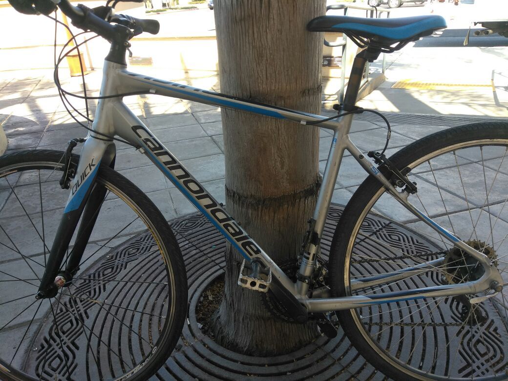 Cannondale Quick Bike 2013 L Frame 26 Tires Si…