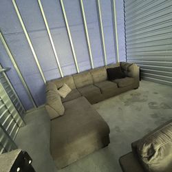 Sectional Sofa/ Couch DELIVERY AVAILABLE 