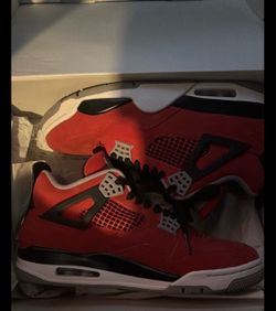 Jordan 4s
