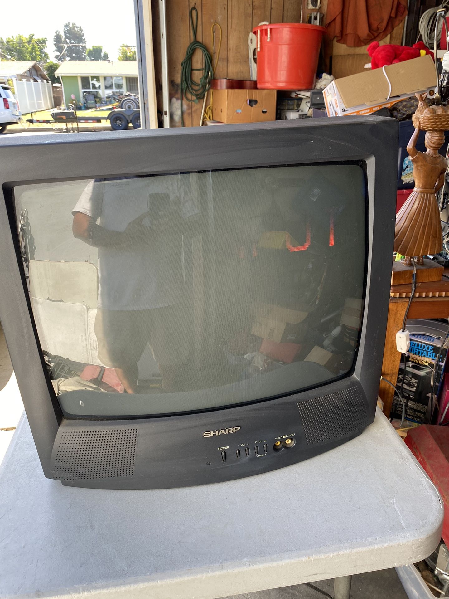 SHARP 19 Inch TV CRT