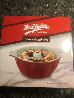 Mrs. Fields Fluted Bundt Pan