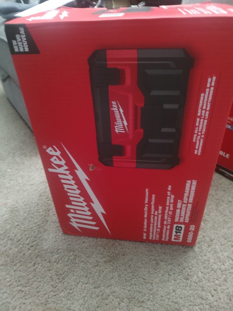 New Milwaukee M18.     2-gallon Wet/Dry Vacuum Tool Only 