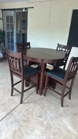 Dining table and 4 chairs
